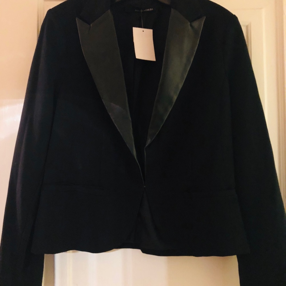 Blazer - Picture 5 of 5